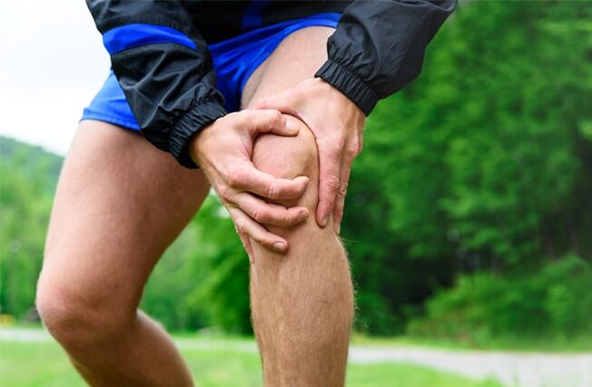 De Knie Schmerz kann e Symptom vun Arthrosis sinn